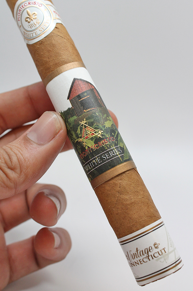montecristo-white-vintage-connecticut-cigar-second-band