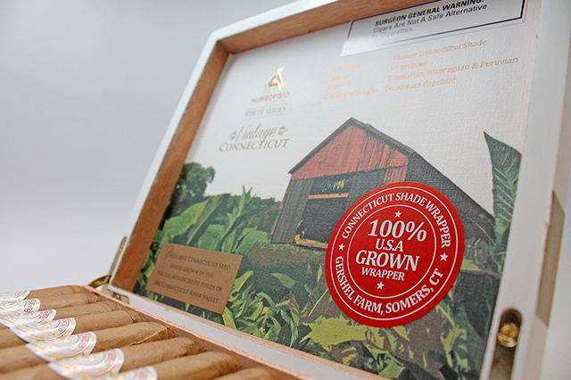 buy-montecristo-white-vintage-connecticut-usa-grown-wrapper