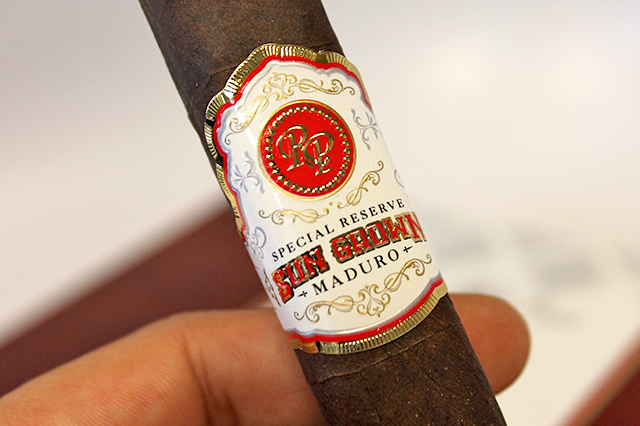 rocky-patel-sun-grown-maduro-cigar-band-design rocky-patel-sun-grown-maduro-cigar-band-design