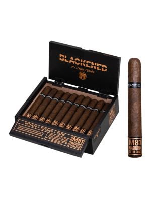 Blackened M81 by Drew Estate Corona