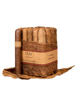 Leaf by Oscar Toro Corojo