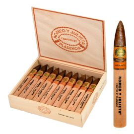 Romeo y Julieta Crafted by Plasencia Piramide Natural box of 20