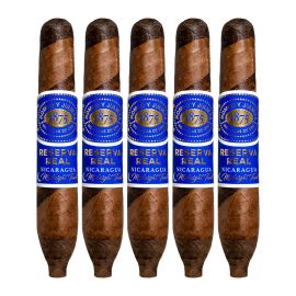 Romeo y Julieta Reserva Real Nicaragua Midnight Twist Twisted Love Story Natural pack of 5